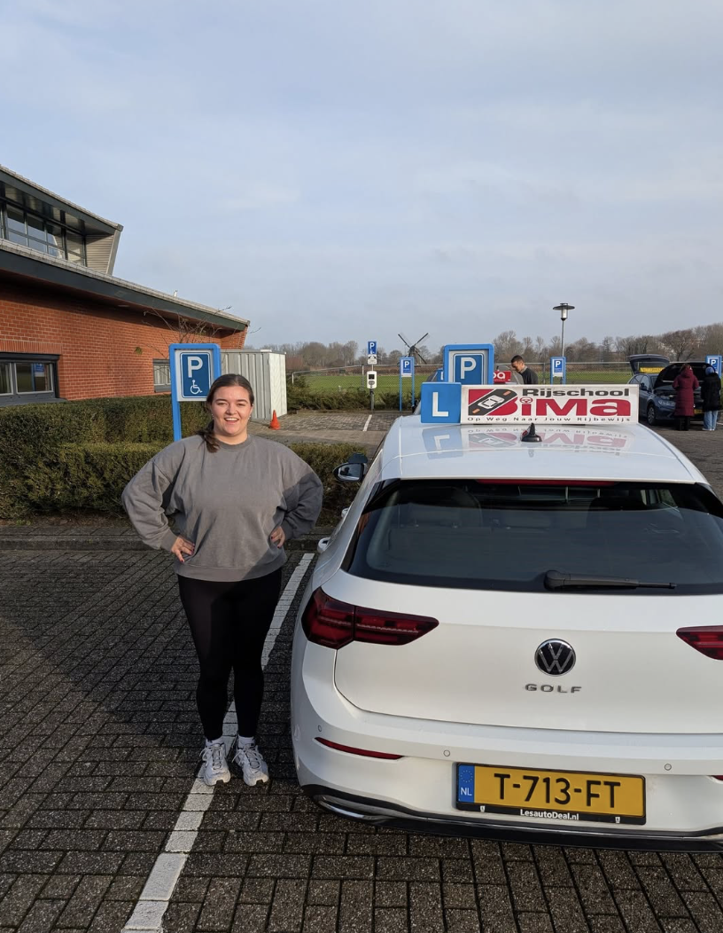 Lisa geslaagd bij Rijschool BiMa